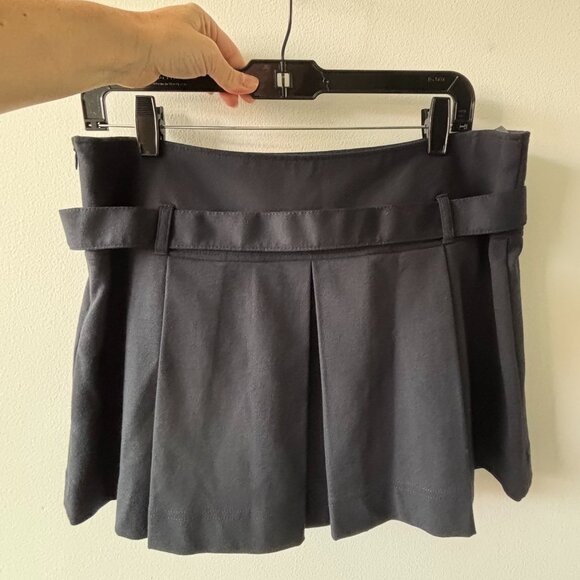 United Colors of Benetton low waist pleated miniskirt (navy, fits size 27) - Picture 2 of 3